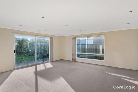 Property photo of 105 Penrose Promenade Tarneit VIC 3029