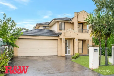 20 Royal George Dr, Harrington Park, NSW 2567