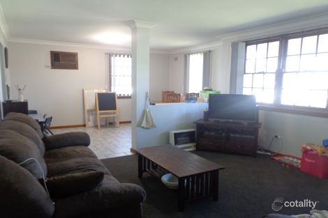 Property photo of 20 Tangaloa Crescent Lethbridge Park NSW 2770