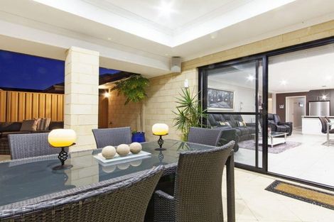 Property photo of 30 Dewsbury Drive Bertram WA 6167