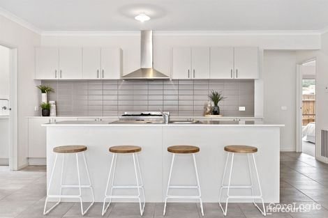 Property photo of 106 Manna Gum Drive Pakenham VIC 3810