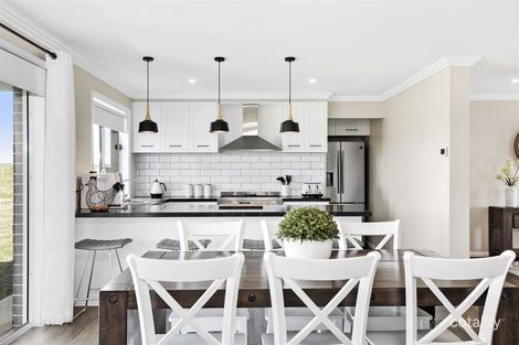 84 Windermere Way, Cardigan, VIC 3352