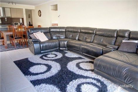 Property photo of 2/11 Ellesmere Grove Melton West VIC 3337