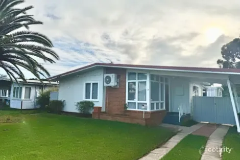 15 Lingayen Ave, Lethbridge Park, NSW 2770