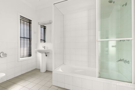Property photo of 28 Elliott Street Kangaroo Point QLD 4169