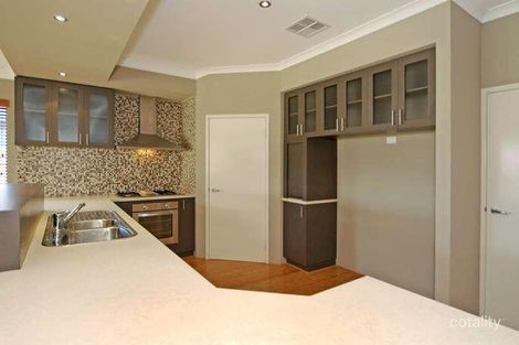 Property photo of 4 Whitegum Pass Halls Head WA 6210