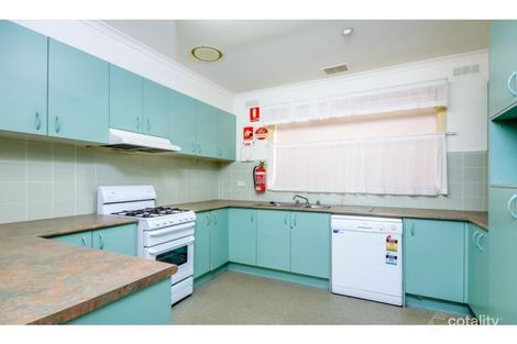 Property photo of 28 Bride Avenue Hampton Park VIC 3976