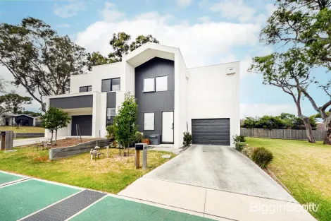 Property photo of 92 Riana Loop Eumemmerring VIC 3177