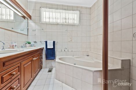 Property photo of 84 Oleander Drive St Albans VIC 3021