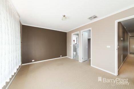 Property photo of 5 Kunzea Close Meadow Heights VIC 3048