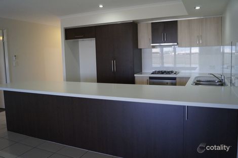 Property photo of 2/6 Newman Drive Emerald QLD 4720