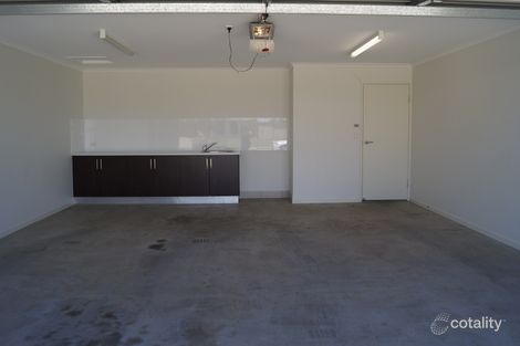 Property photo of 2/6 Newman Drive Emerald QLD 4720