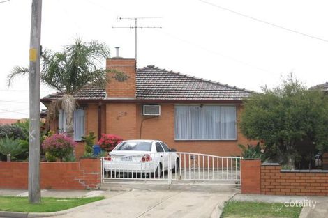 18 Clacton St, St Albans, VIC 3021