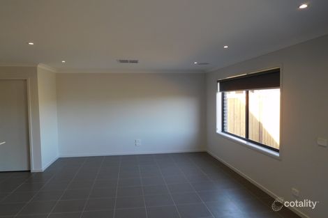 Property photo of 10 Meaford Street Mickleham VIC 3064