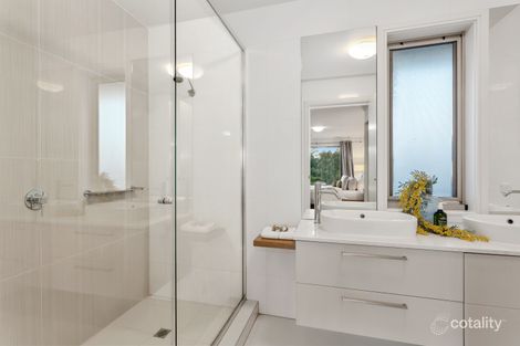 Property photo of 13 Dresden Drive Waterways VIC 3195