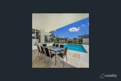 Property photo of 32/1 Lakefront Crescent Varsity Lakes QLD 4227