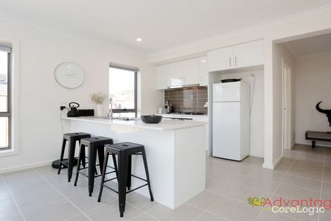 Property photo of 33 Mulloway Drive Point Cook VIC 3030
