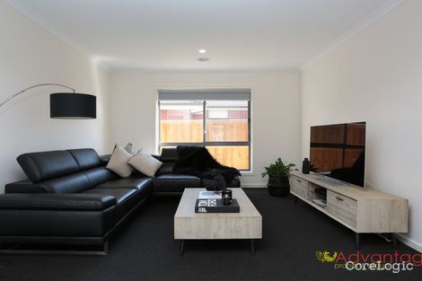 Property photo of 33 Mulloway Drive Point Cook VIC 3030