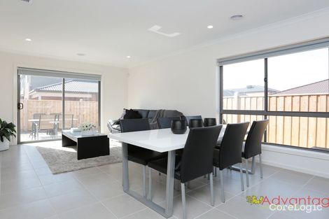 Property photo of 33 Mulloway Drive Point Cook VIC 3030