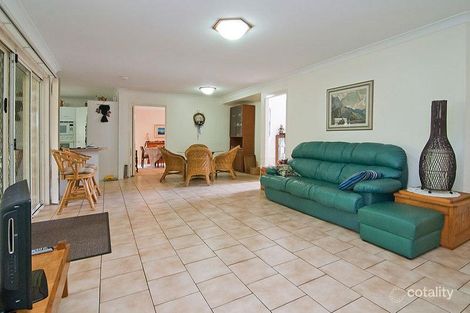 Property photo of 11 Ellesmere Place Parkinson QLD 4115