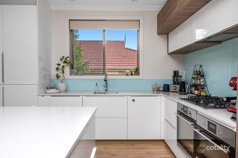 Property photo of 27 Golden Elm Court Kilmore VIC 3764