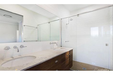 Property photo of 2/224 Hume Street South Toowoomba QLD 4350