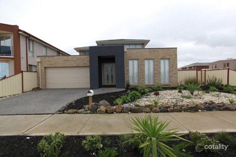 Property photo of 21 Eaglehawk Circuit Cairnlea VIC 3023