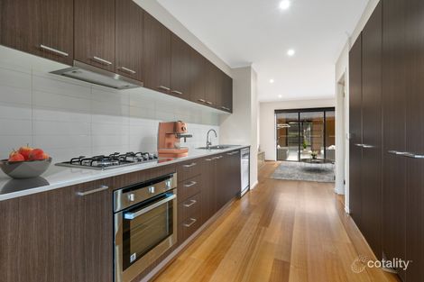 Property photo of 2 Olsen Walk Mill Park VIC 3082