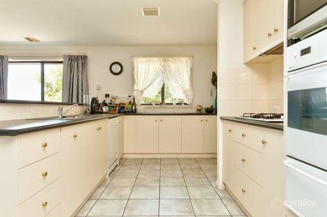 Property photo of 63 Avondale Drive Wodonga VIC 3690