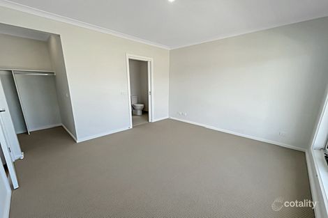 Property photo of 33 Gamon Street Mickleham VIC 3064