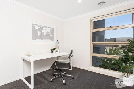 Property photo of 82 Gallery Way Pakenham VIC 3810