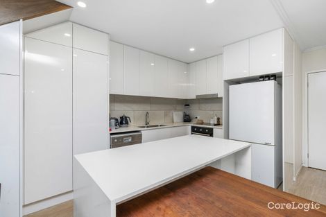 Property photo of 28 Evergreen View Robina QLD 4226