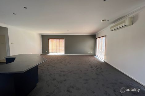 Property photo of 8 Studley Park Way Caroline Springs VIC 3023