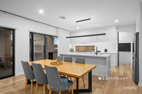 Property photo of 5 Blacksmith Court Drouin VIC 3818