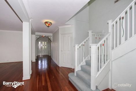Property photo of 16 Lakes Drive Craigieburn VIC 3064