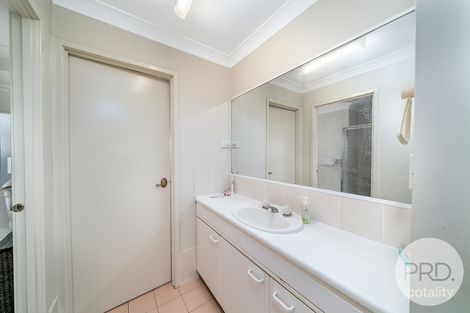 Property photo of 17 Oleander Crescent Lake Albert NSW 2650