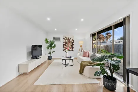 Property photo of 129 Kurrajong Road Narre Warren VIC 3805