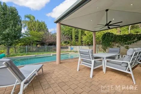 51 Lenori Rd, Gooseberry Hill, WA 6076