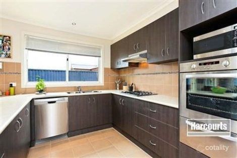 Property photo of 4 Dianella Close Pakenham VIC 3810