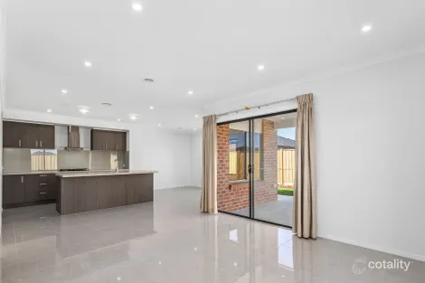 Property photo of 7 Lumbrook Parade Truganina VIC 3029