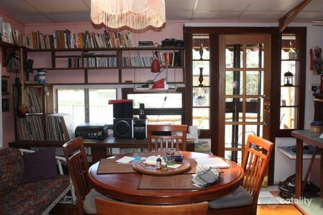 Property photo of 6 Hall Place Emerald QLD 4720