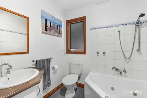 Property photo of 44 Grubb Road Ocean Grove VIC 3226