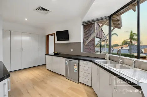 Property photo of 19 Hodder Way Karrinyup WA 6018