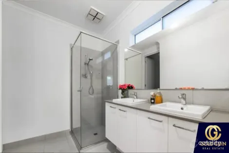 Property photo of 70 Como Parade Clyde North VIC 3978
