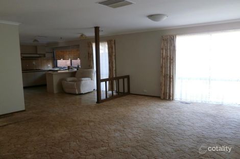 Property photo of 21 Prouse Place Werribee VIC 3030