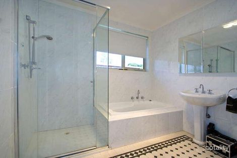 Property photo of 21 Centre Dandenong Road Dingley Village VIC 3172
