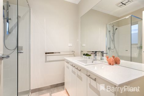 Property photo of 13 Verde Lane Keysborough VIC 3173