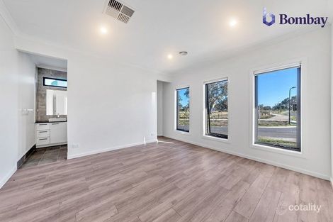 Property photo of 4 Hidden Close Mickleham VIC 3064
