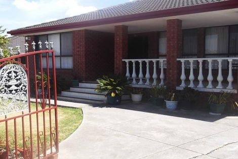 5a Ashleigh Cres, Meadow Heights, VIC 3048