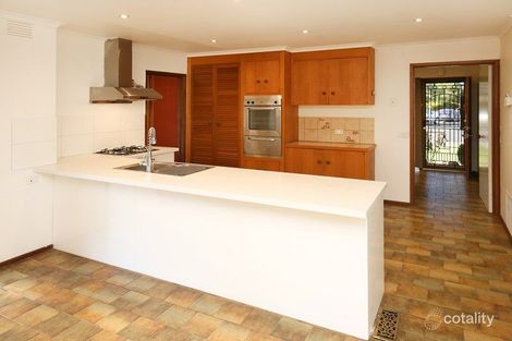 Property photo of 5 Rosehill Court Mill Park VIC 3082